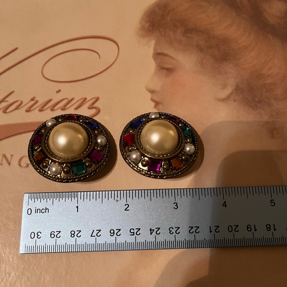 Vintage Multicolor Brooch with Pearl Accent - Picture 5 of 6